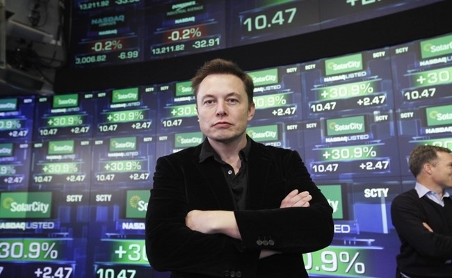 Elon Musk: Từ đứa trẻ bị bắt nạt trở thành CEO quyền lực